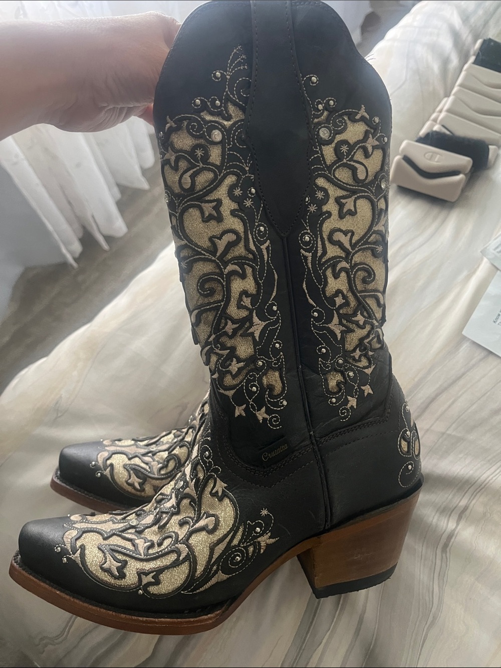 Black Women's Embroidered Western Heeled Boots with Gold Accents